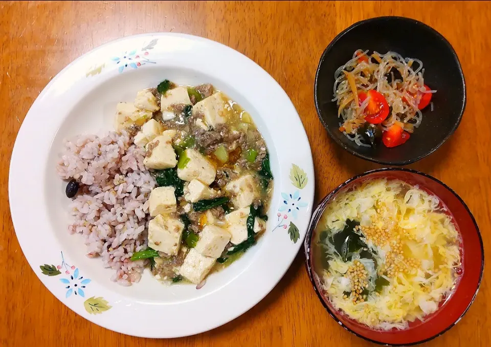 Snapdishの料理写真:2022 1015　いわしそぼろの和風麻婆豆腐　春雨トマトサラダ　卵わかめスープ|いもこ。さん