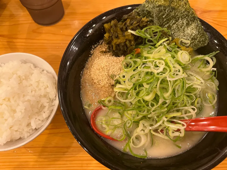 とんこつラーメン　#本丸亭|takashiwagaさん