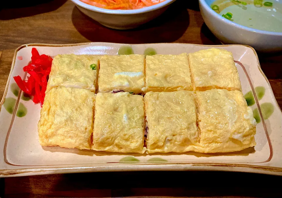 Snapdishの料理写真:明石焼風の卵焼き〈出汁巻＋タコ〉                                      (お出汁で頂きます)|mottomoさん