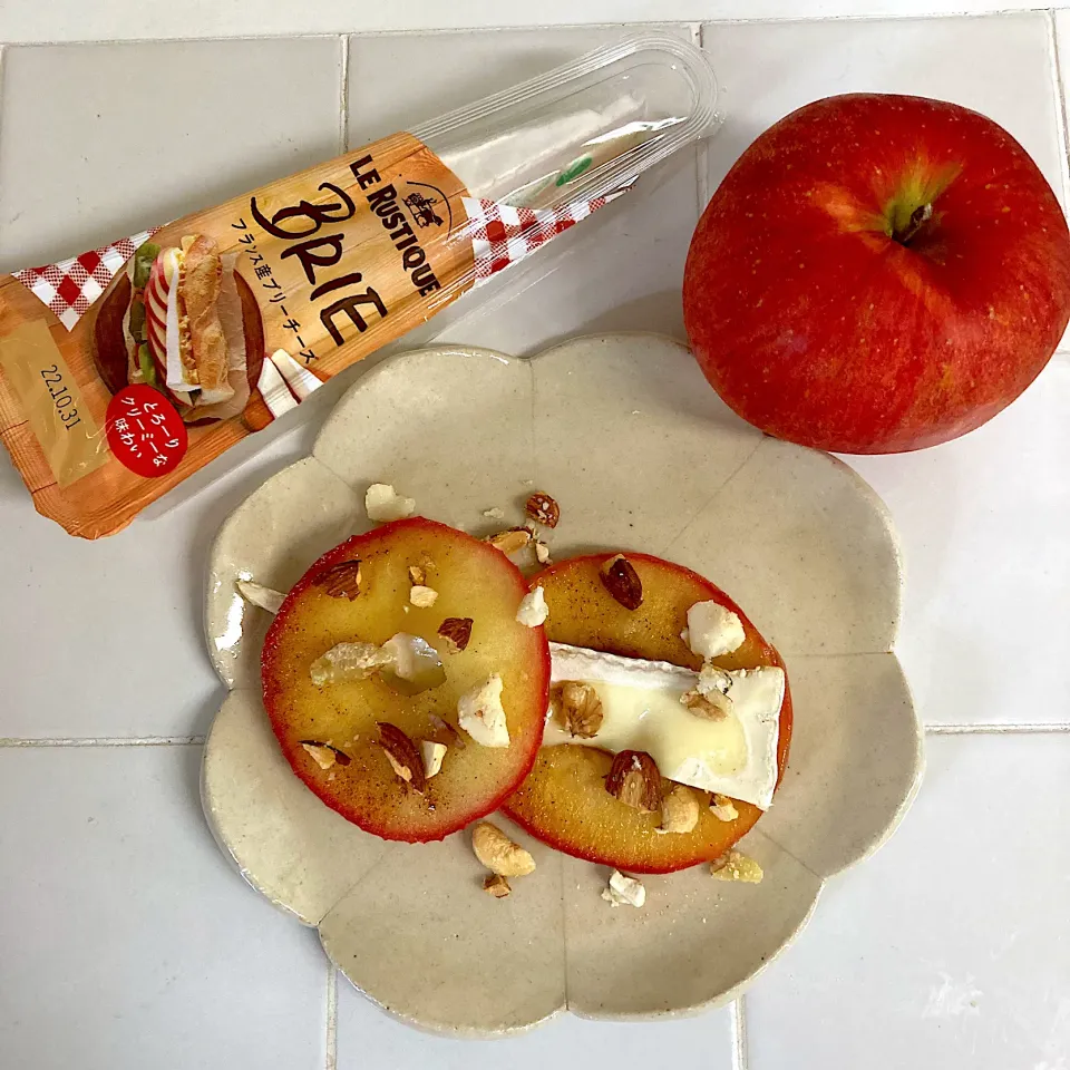 ル・ルスティックブリーと焼きりんご🍎|Emiさん