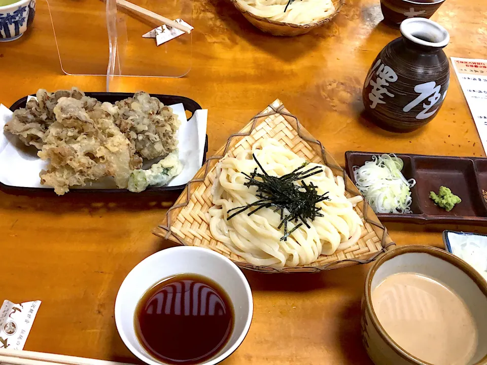 Snapdishの料理写真:水沢うどん 大沢屋 舞茸天麩羅 ごまだれ|fumiさん