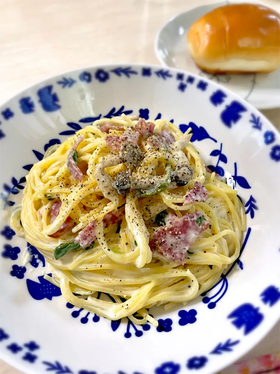 Snapdishの料理写真:サラミとほうれん草のクリームパスタ         今日のランチ❁⃘*.ﾟ|＊.｡.＊ yükinaﾟ＊.｡.＊さん