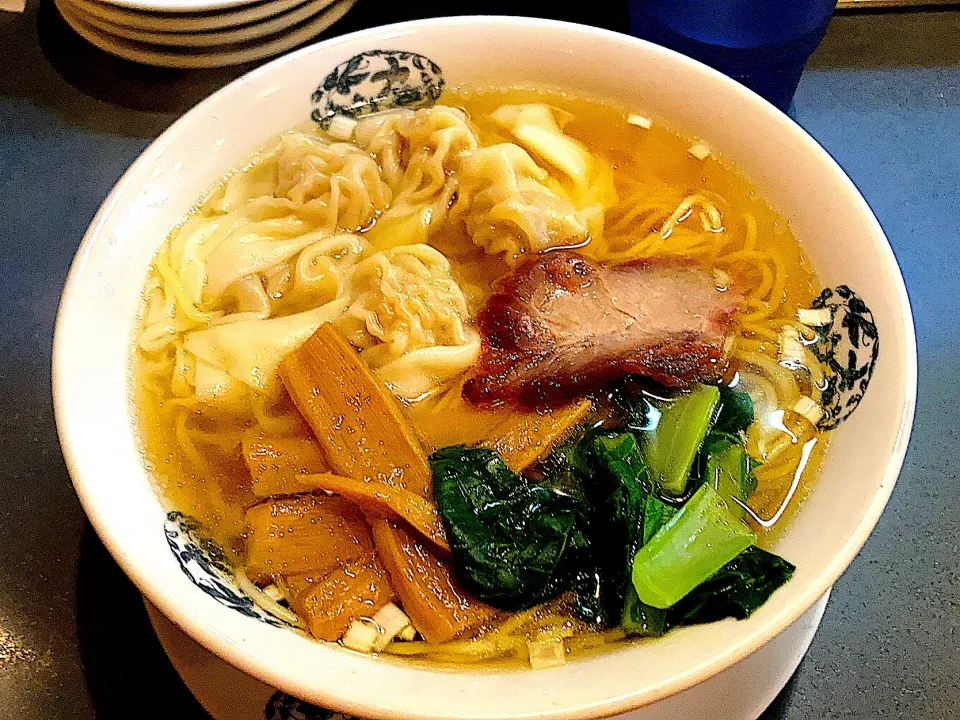 エビ入りワンタンメン🍜横浜中華街　揚州麺房さんにて|ジュンコ バイヤーさん