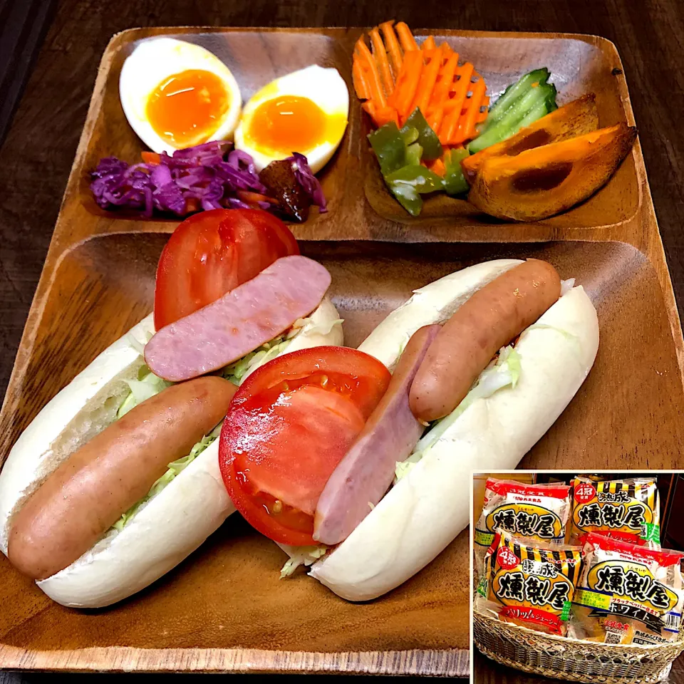 燻製屋熟成あらびきポークウインナー＆ホワイト　ホットドッグプレート🌭|henryさん