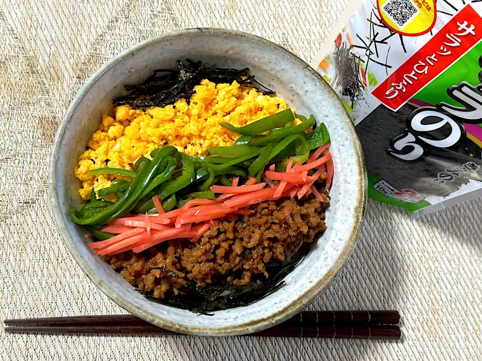 そぼろ丼|しげさんさん