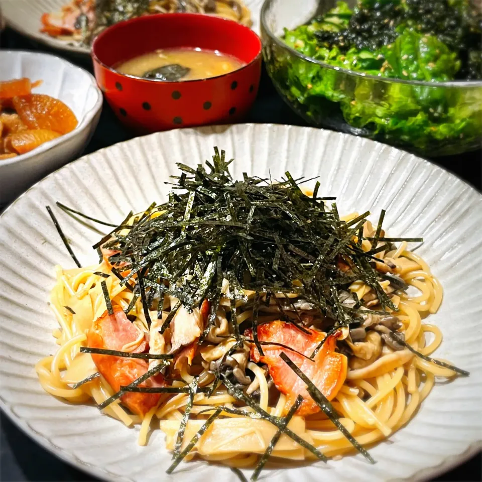 Snapdishの料理写真:キノコの和風パスタ|のりさん