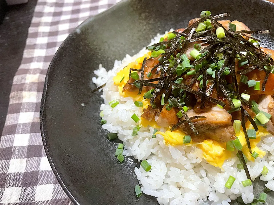 Snapdishの料理写真:照り焼きチキンの和風オムライス|ハルさん