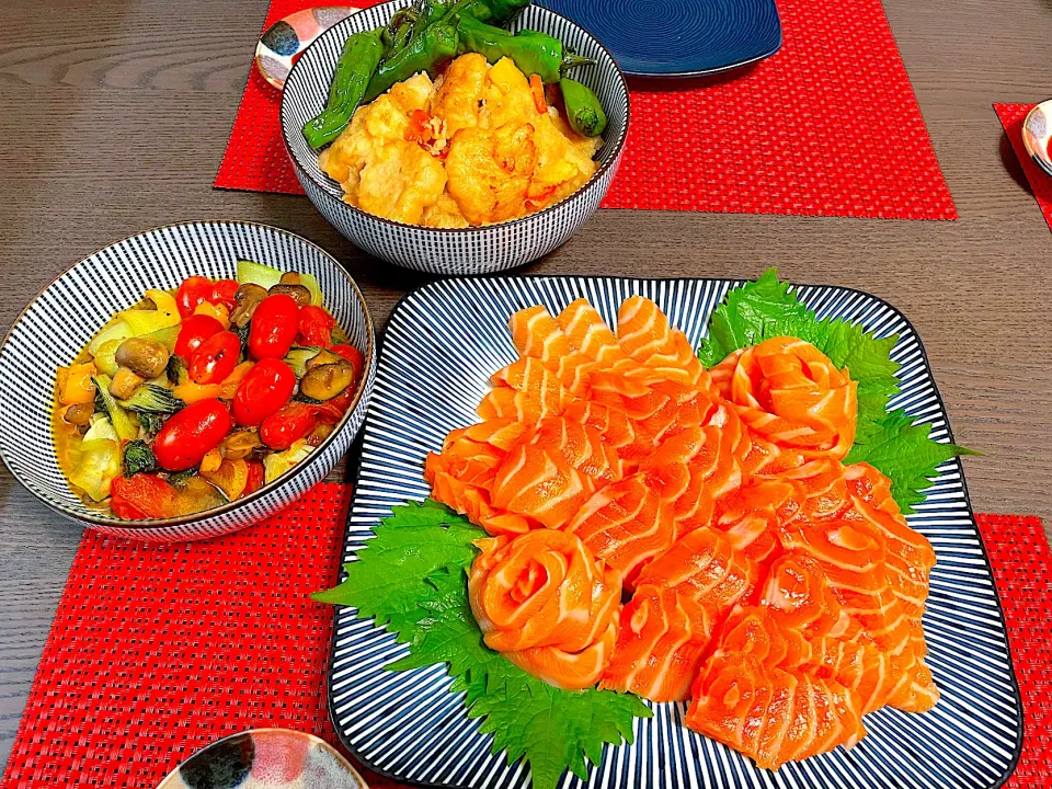 サーモンと鶏むねおろし煮。トマト炒め|ゆっちこさん