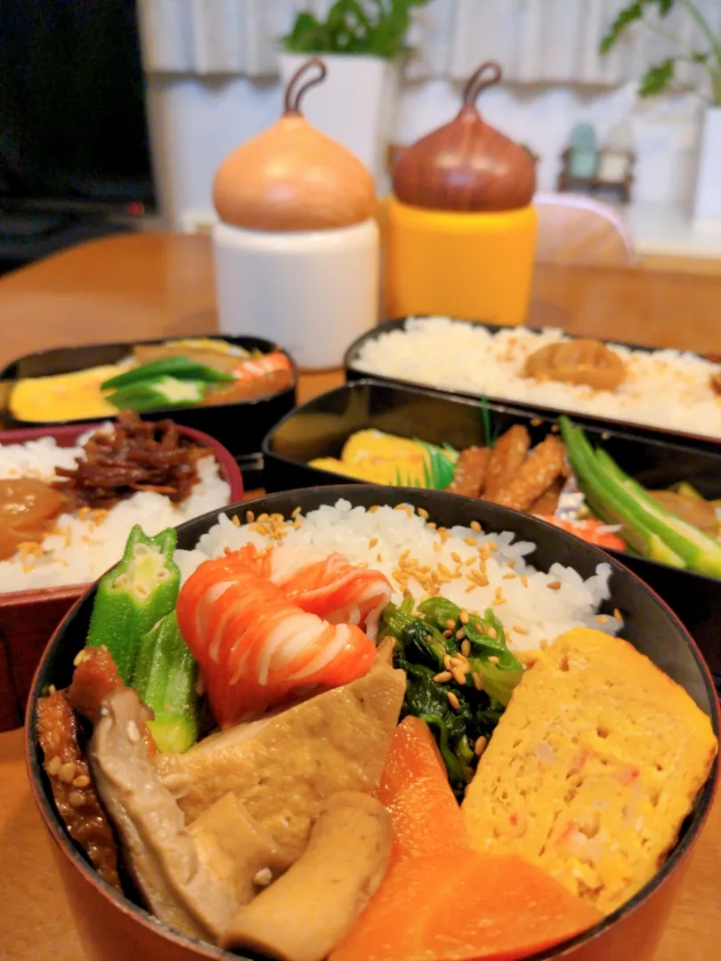 3人前のお弁当☆寒くなってきたから、今日からスープージャー持っていきます。中身はわかめスープ☆|yuriさん