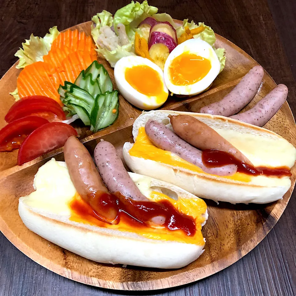 燻製屋熟成あらびきポークウインナー＆ホワイトホットドッグ🌭プレート|henryさん