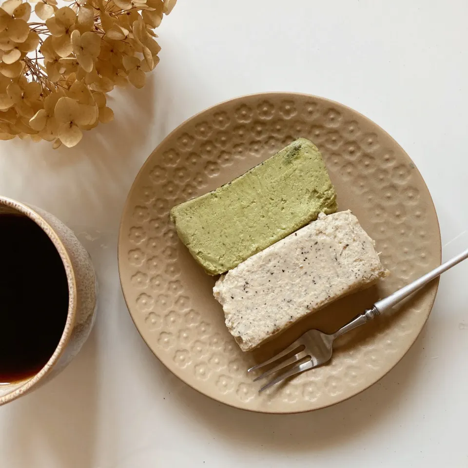 抹茶とほうじ茶のチーズケーキ☕️|ちゃみこさん