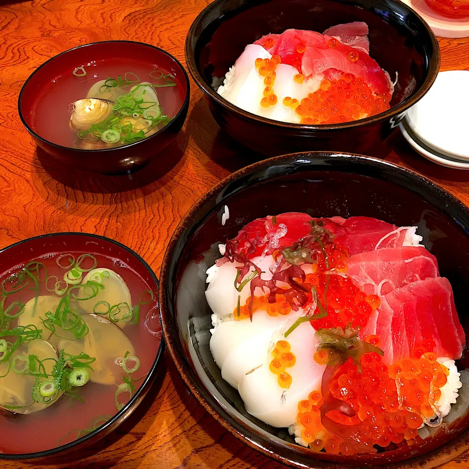 いつもの値引きの刺身で海鮮丼😋|すかラインさん