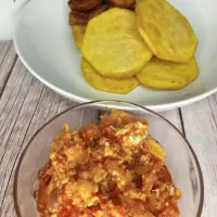 Snapdishの料理写真:fried yams, plantains and egg sauce|ebyzrecipes1さん