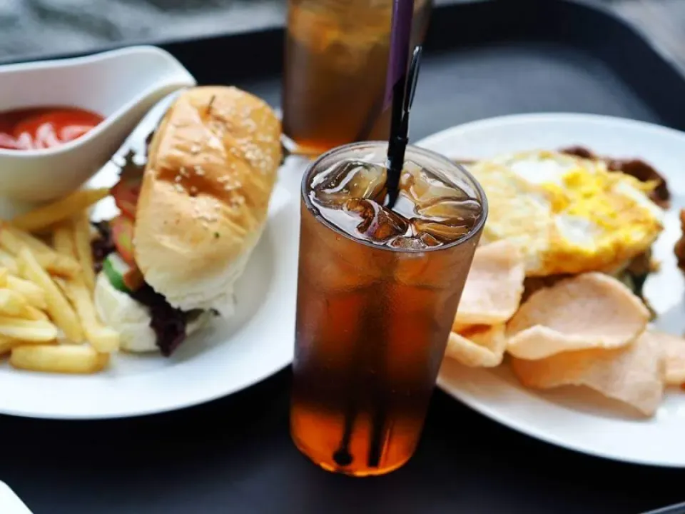 ice tea & foods|Renita Ruzlanさん