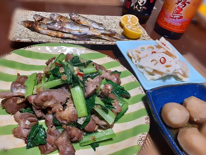 砂肝と小松菜のペペロンチーノ🌶️
鮎塩焼き🐟
里芋煮物
レンコン甘酢漬け|びせんさん