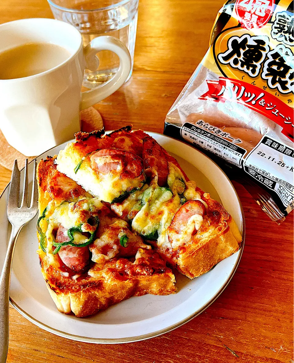 今日の朝食はピザトースト🍴|まどさん