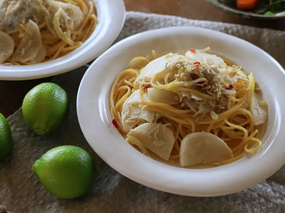 グリーンレモンとシラスとカブのパスタ。|kurageyakannoさん