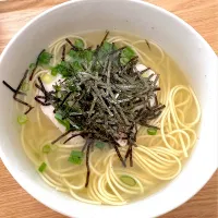 Snapdishの料理写真:レモンラーメンにたっぷり海苔トッピング|chitomoさん