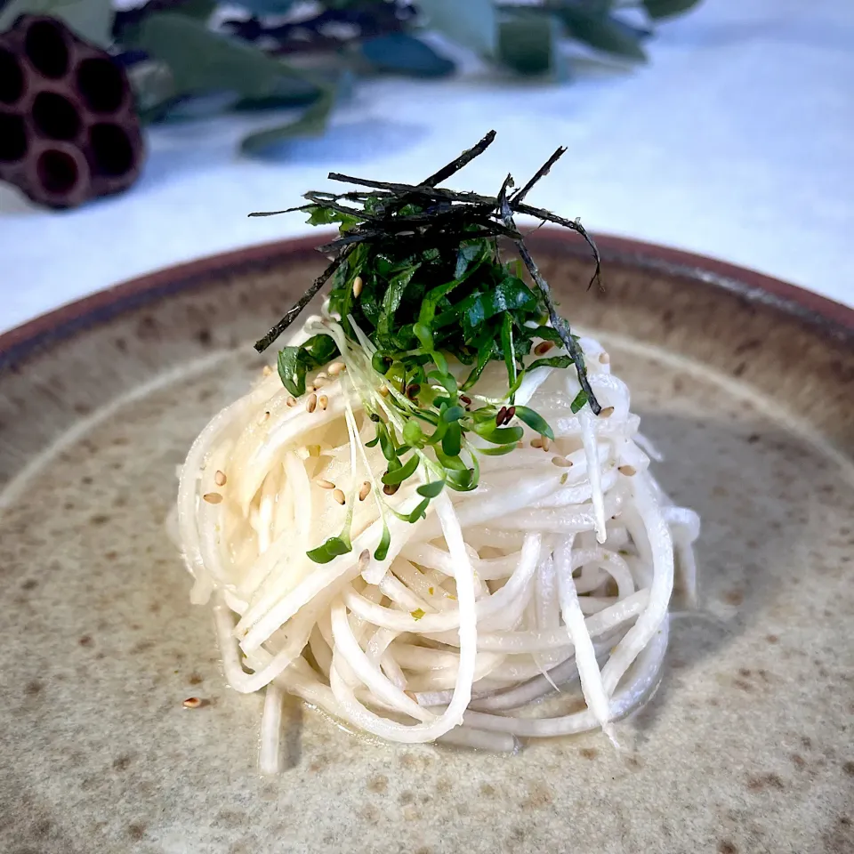 Snapdishの料理写真:和風ピリ辛rawパスタ|りんりんさん