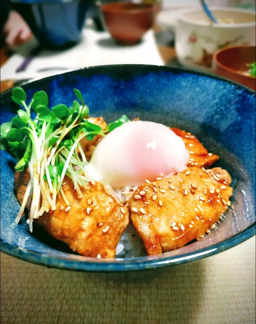 豚ロース丼(家内👹作)|じゃじゃまるさん