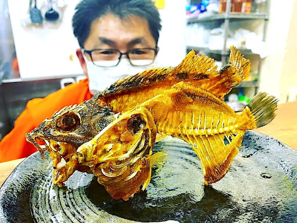 Snapdishの料理写真:横須賀産朝獲り地カワハギ、カサゴの骨煎餅|やまひろさん