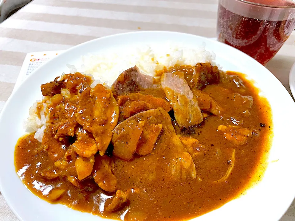 トッピングと煮込みのダブル肉カレー|タツヤさん