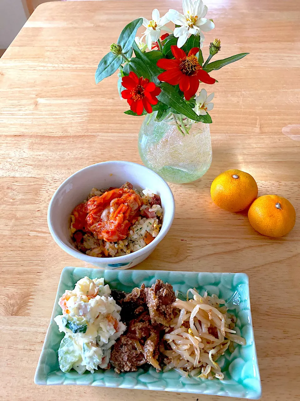 キムチ炒飯💕もやしナムル💕鶏レバー甘辛煮💕ポテサラ💕🍊|さくたえさん