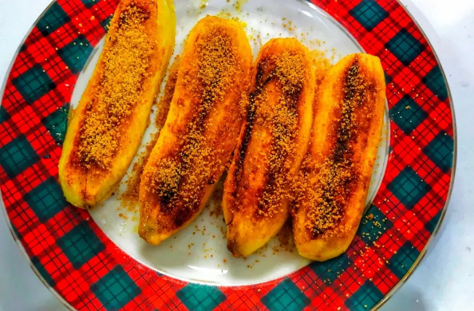 grilled bananas with a sprinkling of palm sugar|sarahさん