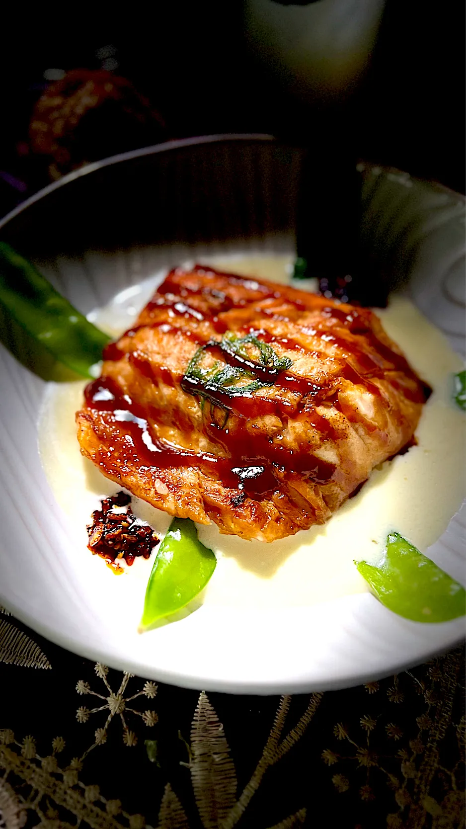 Snapdishの料理写真:Miso glazed salmon with Snow peas|chimpmunkeeさん