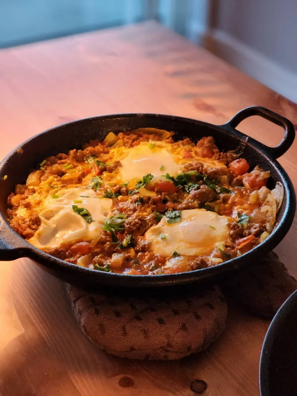 Persian Egg in spiced beef and tomatoes|lucieloさん