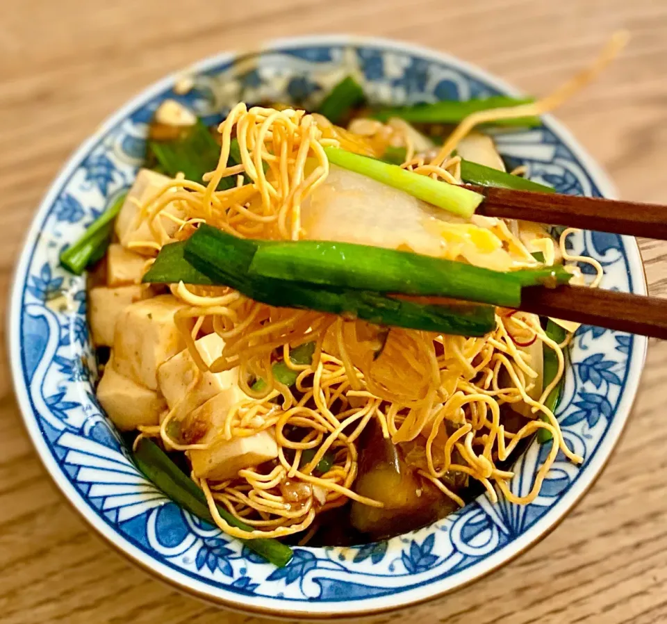 麻婆ニラ焼きそば&卵スープで朝ごはん|ばくあんしゃさん