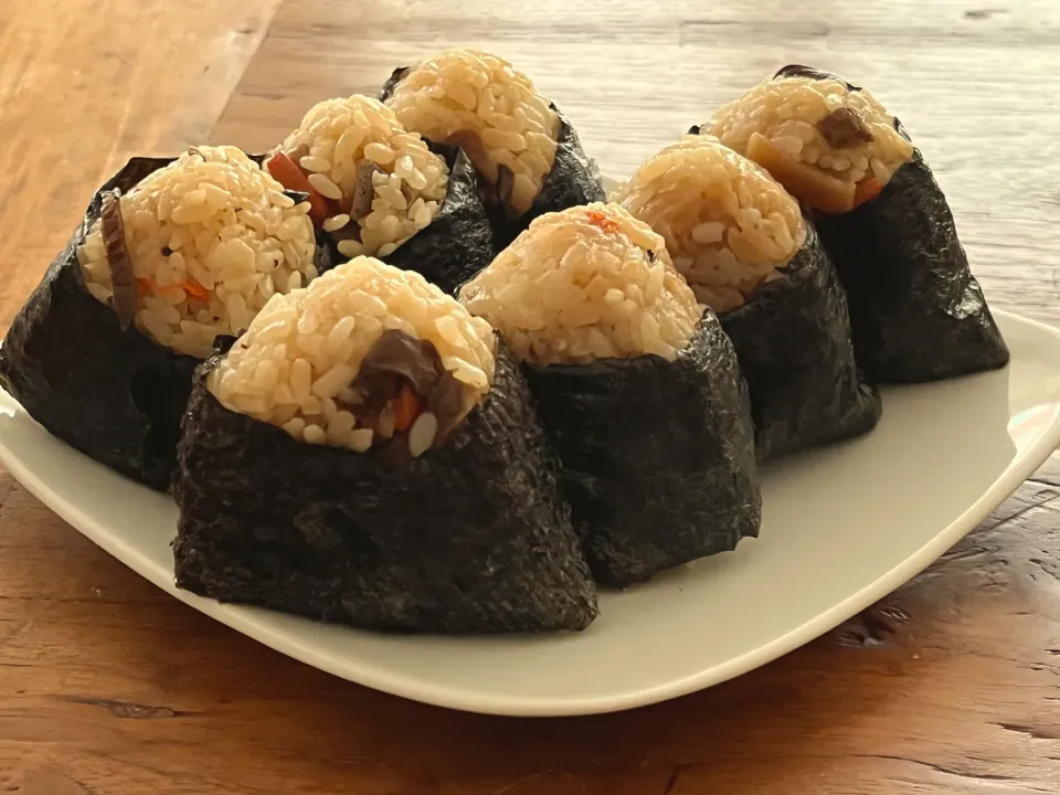 炊き込みおにぎり🍙|女神さん