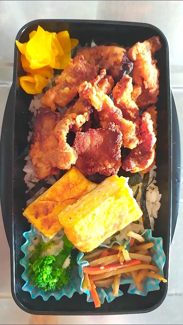 旦那弁当　2022/10/29

豚唐揚げ
玉子焼き
きんぴらごぼう
ブロッコリータルタル|ユキヨメ♪さん