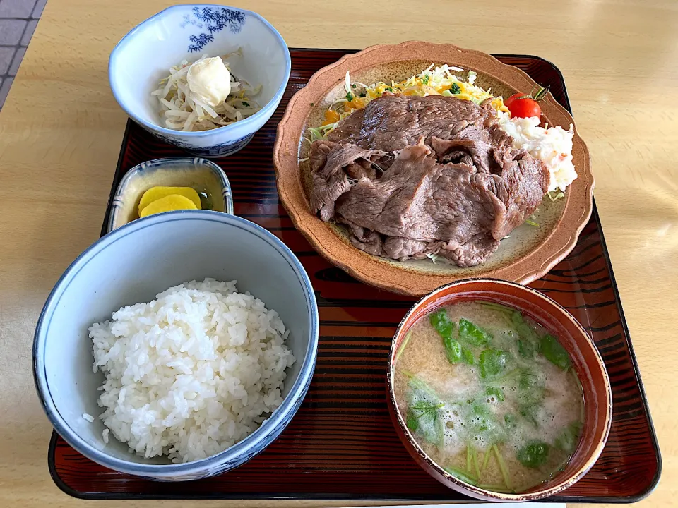 牛焼肉定食|しのぶさん