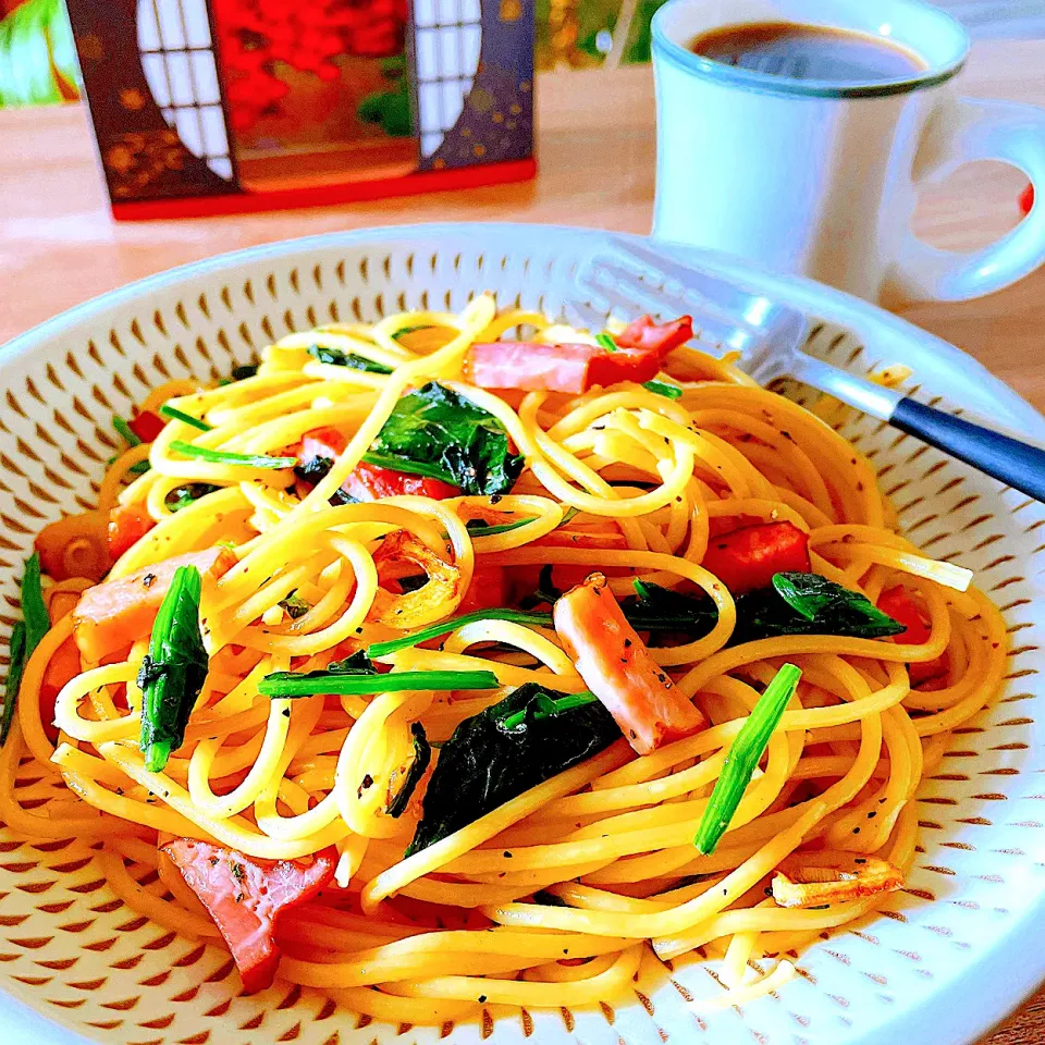 ほうれん草とベーコンの和風スパゲティ🍝☕️|Sの食卓さん