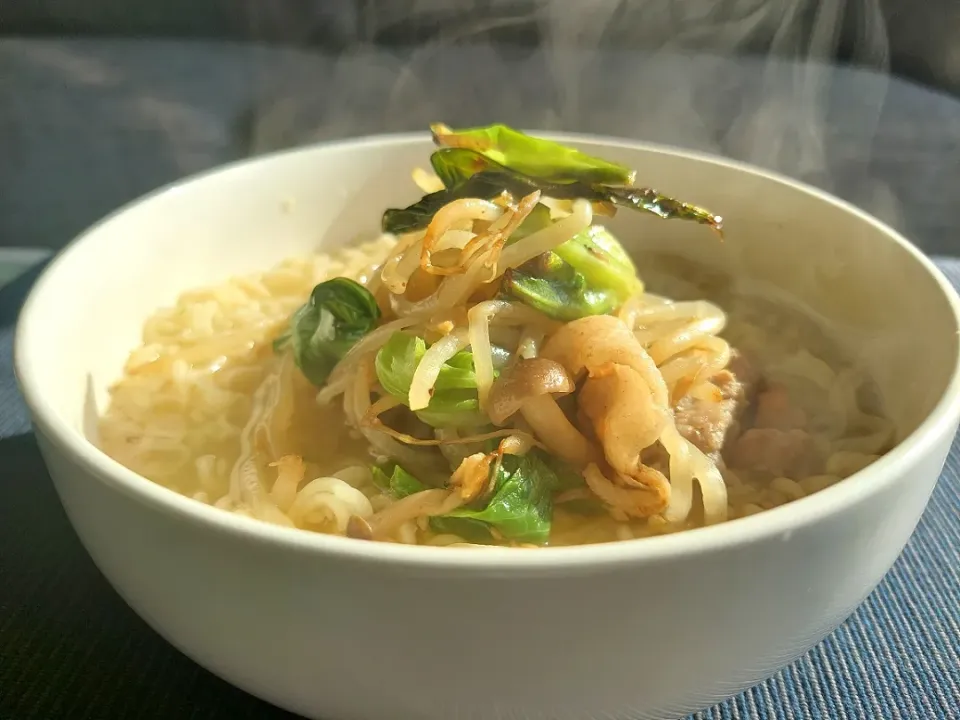 朝ラーメン食べました(笑)|しあるさん