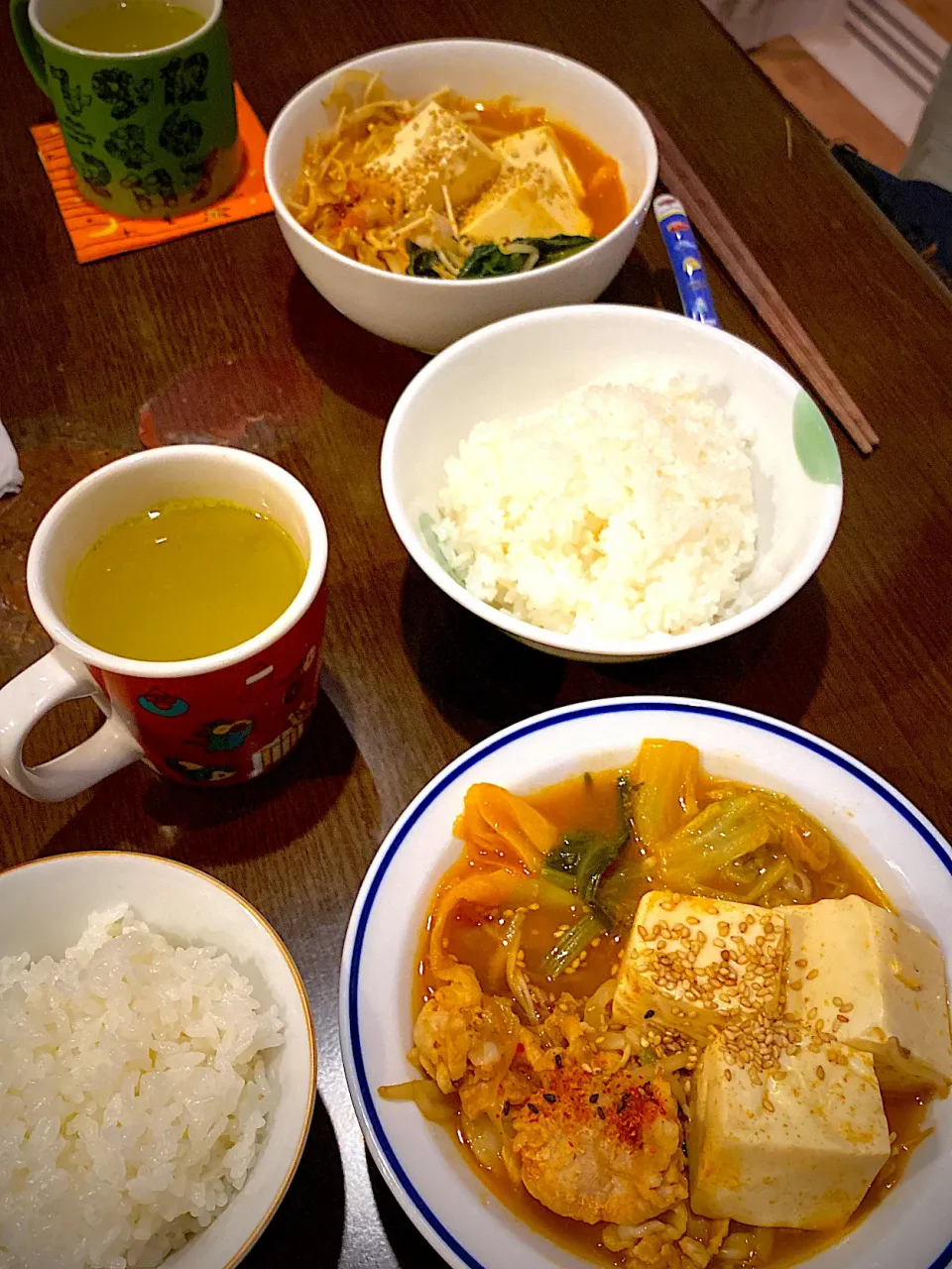 Snapdishの料理写真:豚肉と豆腐のキムチ鍋　お茶|ch＊K*∀o(^^*)♪さん