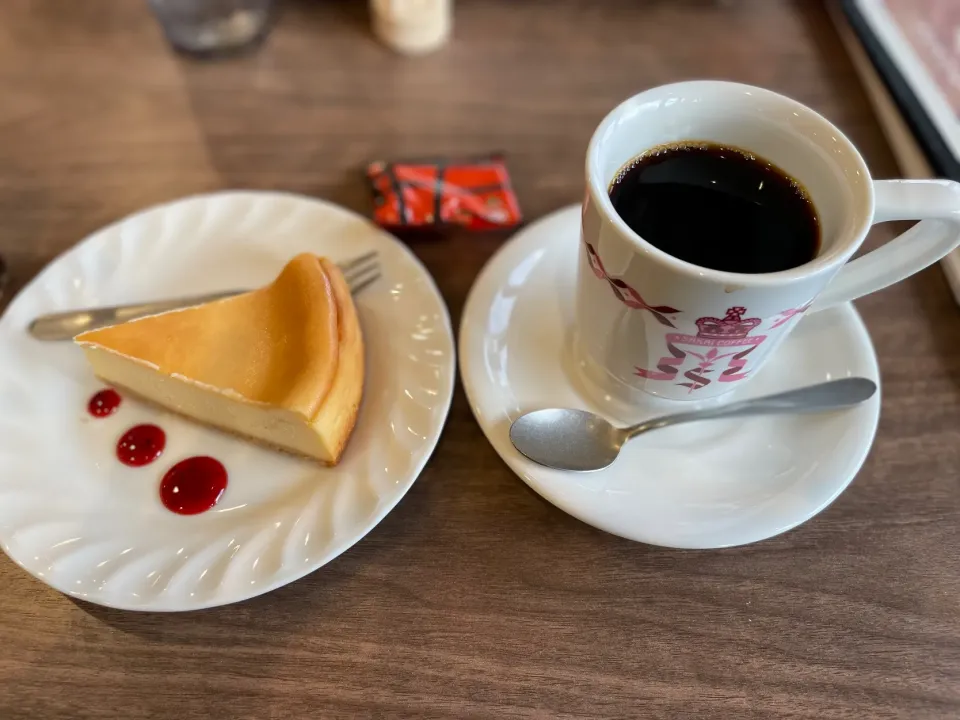 さかい珈琲　ブレンドコーヒーとチーズケーキ|こずえさん