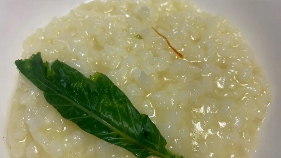 蕪のrisotto、うっすらさスペインで買ったサフランを|お家でbar!さん