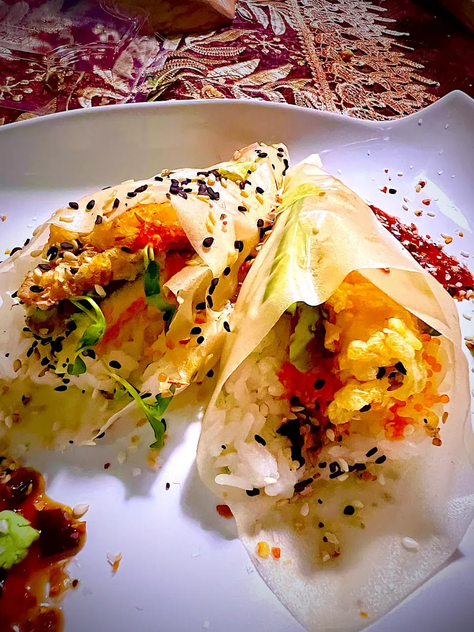 Tempura prawn sushi cone with tobiko, avocado, wasabi, green onion teriyaki sauce|chimpmunkeeさん