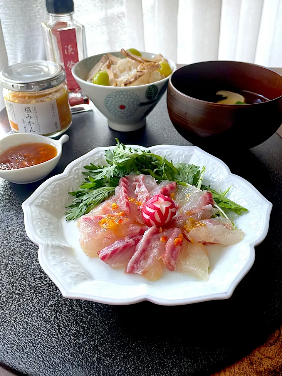 鯛の和風カルパッチョとワンコインの松茸ごはん🍁|とんちんさん