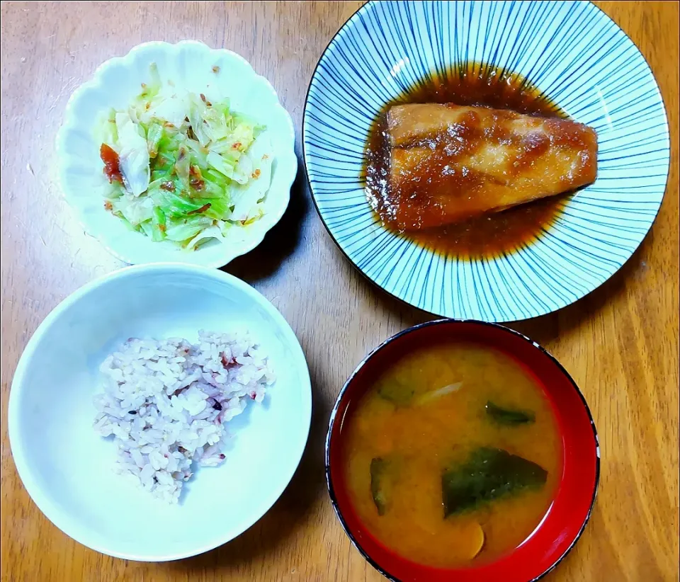 2022 1024　鯖のみぞれ煮　梅キャベツ　なめことわかめのお味噌汁|いもこ。さん