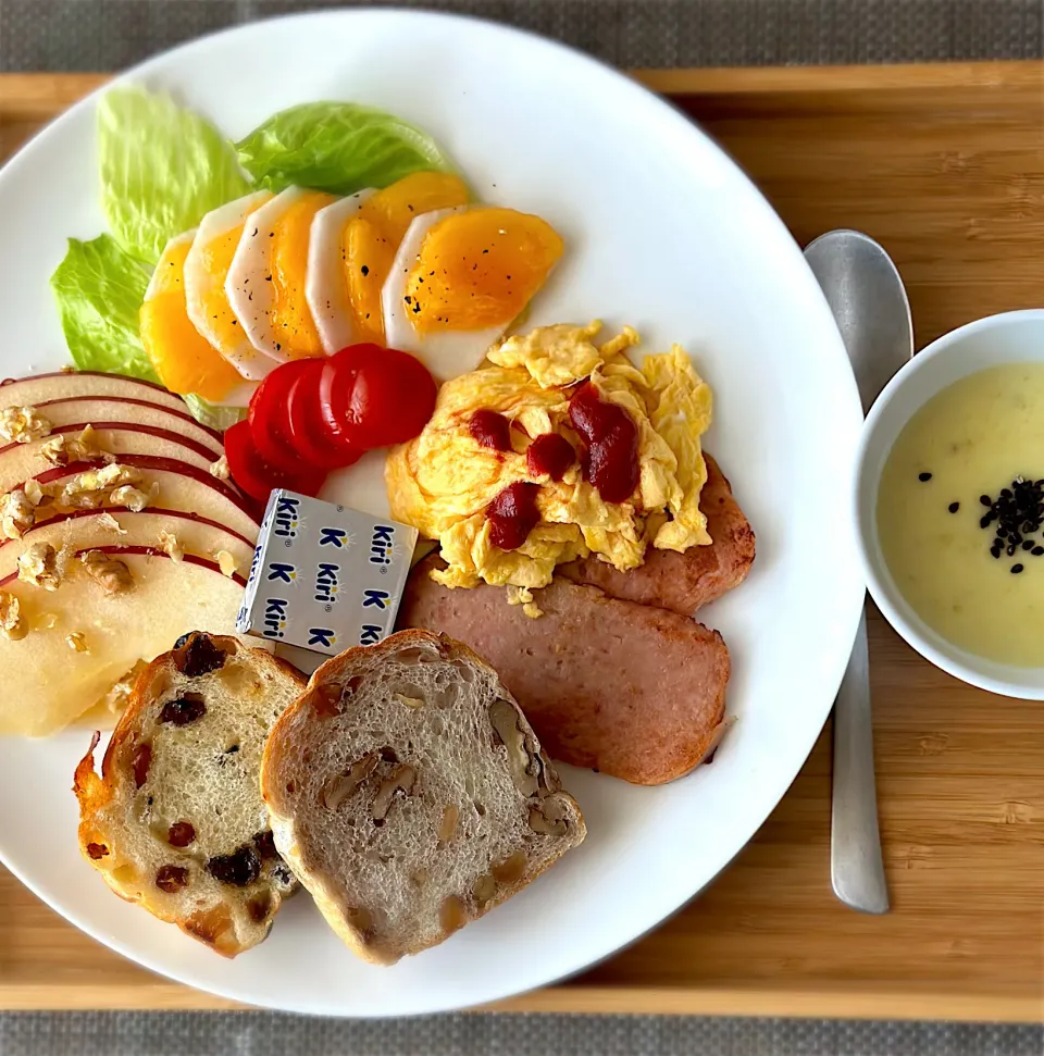 パンプレート🥪と、さつまいもポタージュ🍠|ともえ☆さん