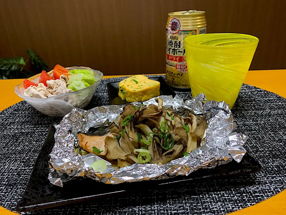 Snapdishの料理写真:鮭とキノコのホイル焼き|みっきーさん