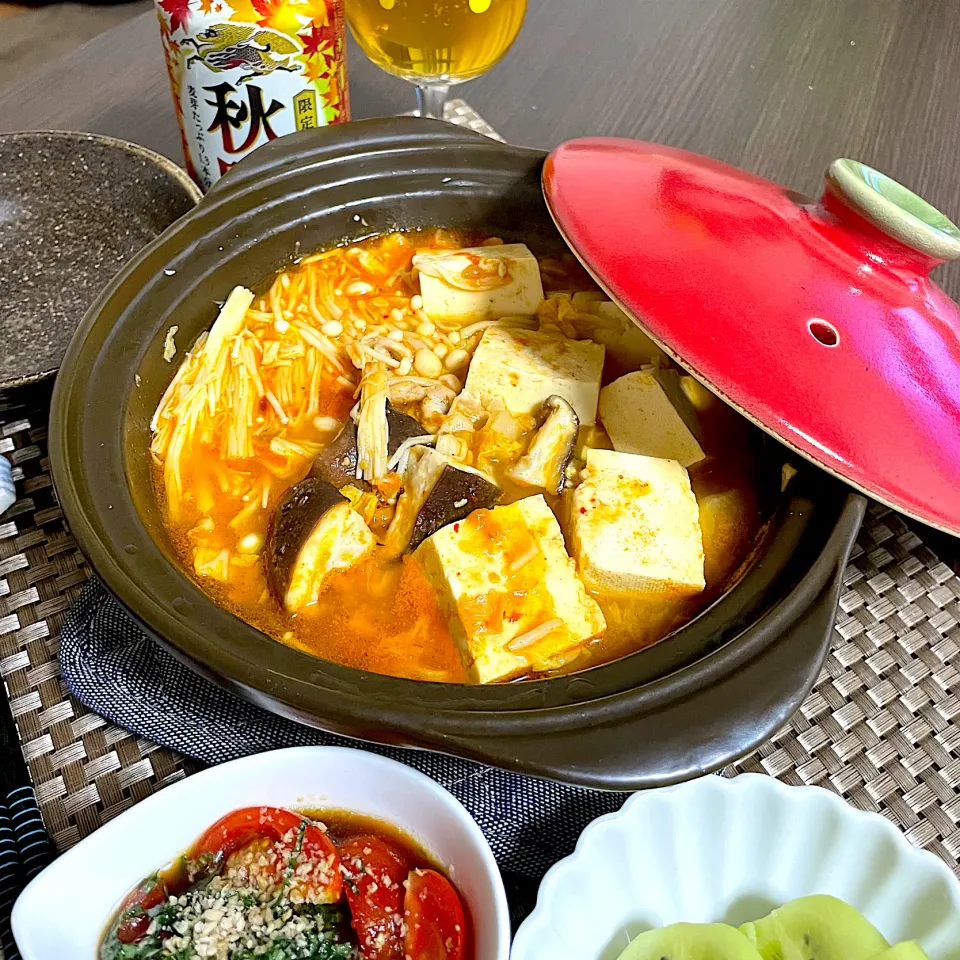 Snapdishの料理写真:10/30晩ご飯：キムチ鍋|ななみんさん