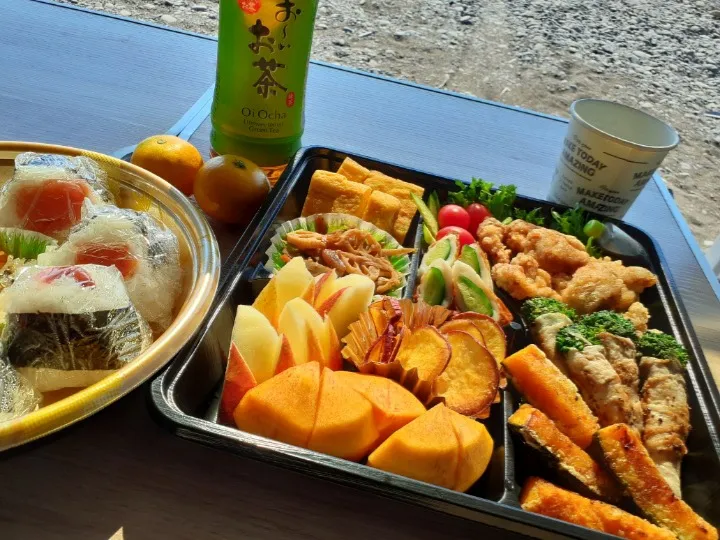 浜でお弁当🏖️|びせんさん