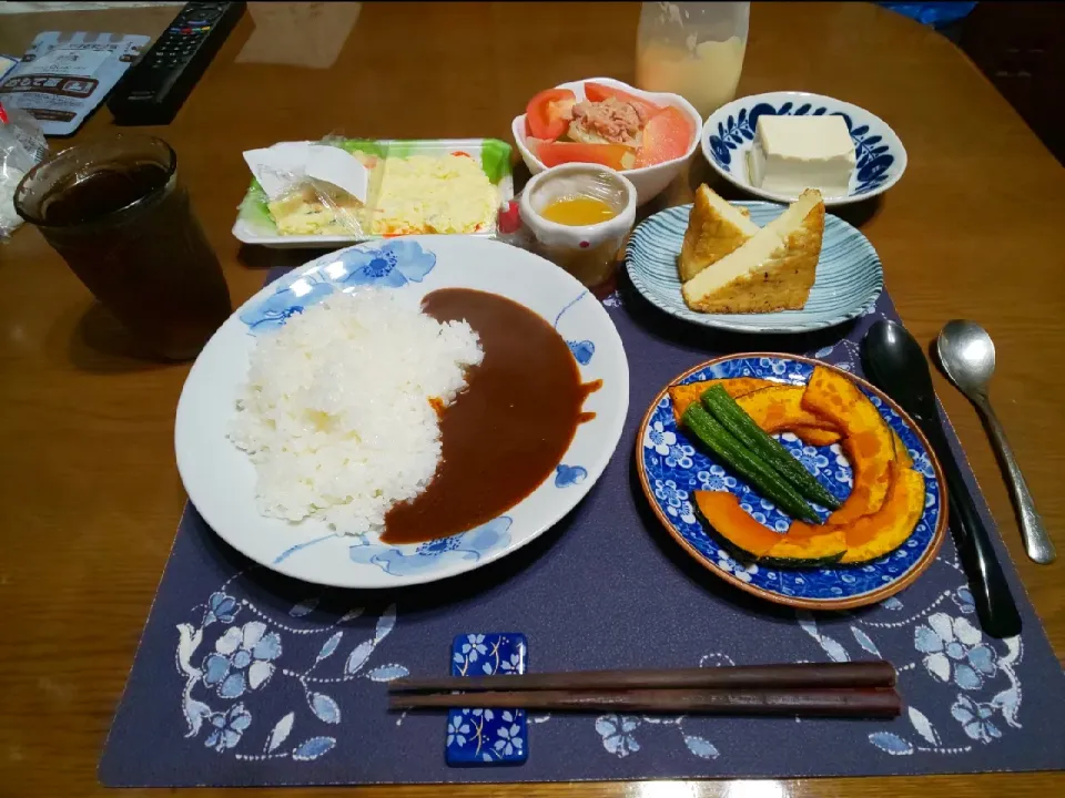 カレーライスと素揚げ盛り合わせとサラダ(夕飯)|enarinさん