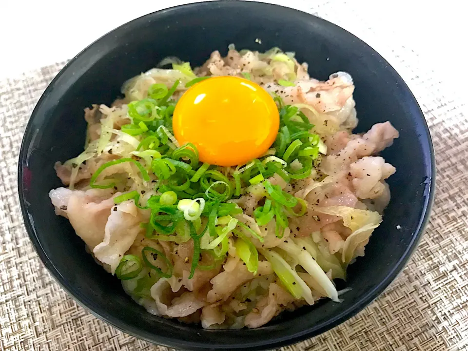 ねぎ塩豚丼🐽|keychanさん