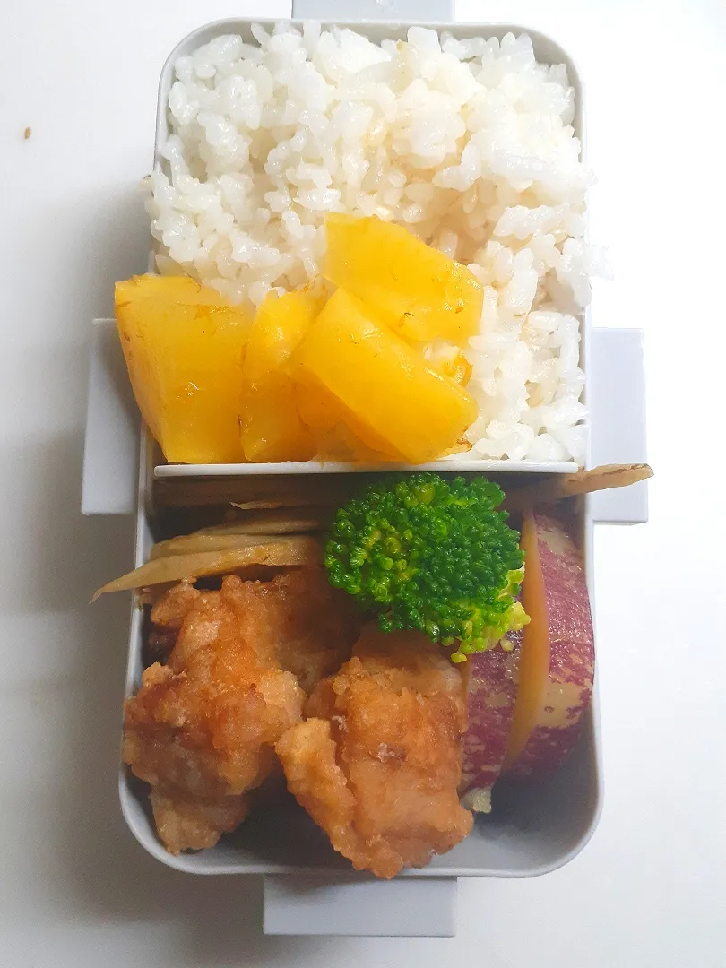 ☆中学生弁当☆玄米入りごはん、沢庵、金平牛蒡、唐揚げ、薩摩芋レモン煮、ブロッコリー|ｼｮｺﾗさん