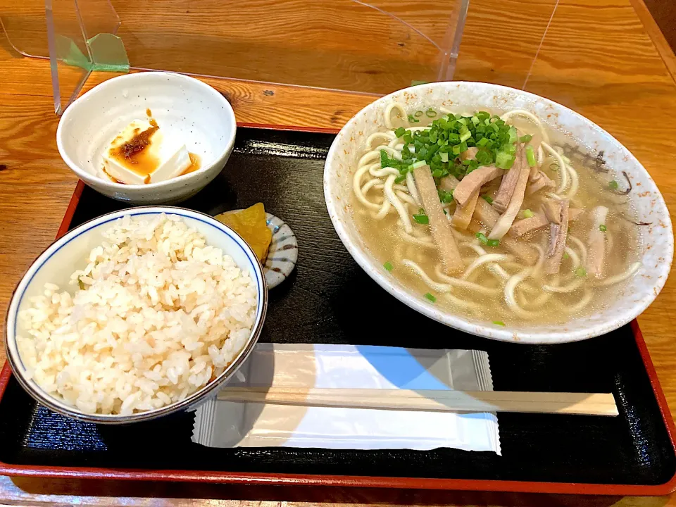 八重山そばとジューシー@みやら製麺(湯島)|yoooochanさん